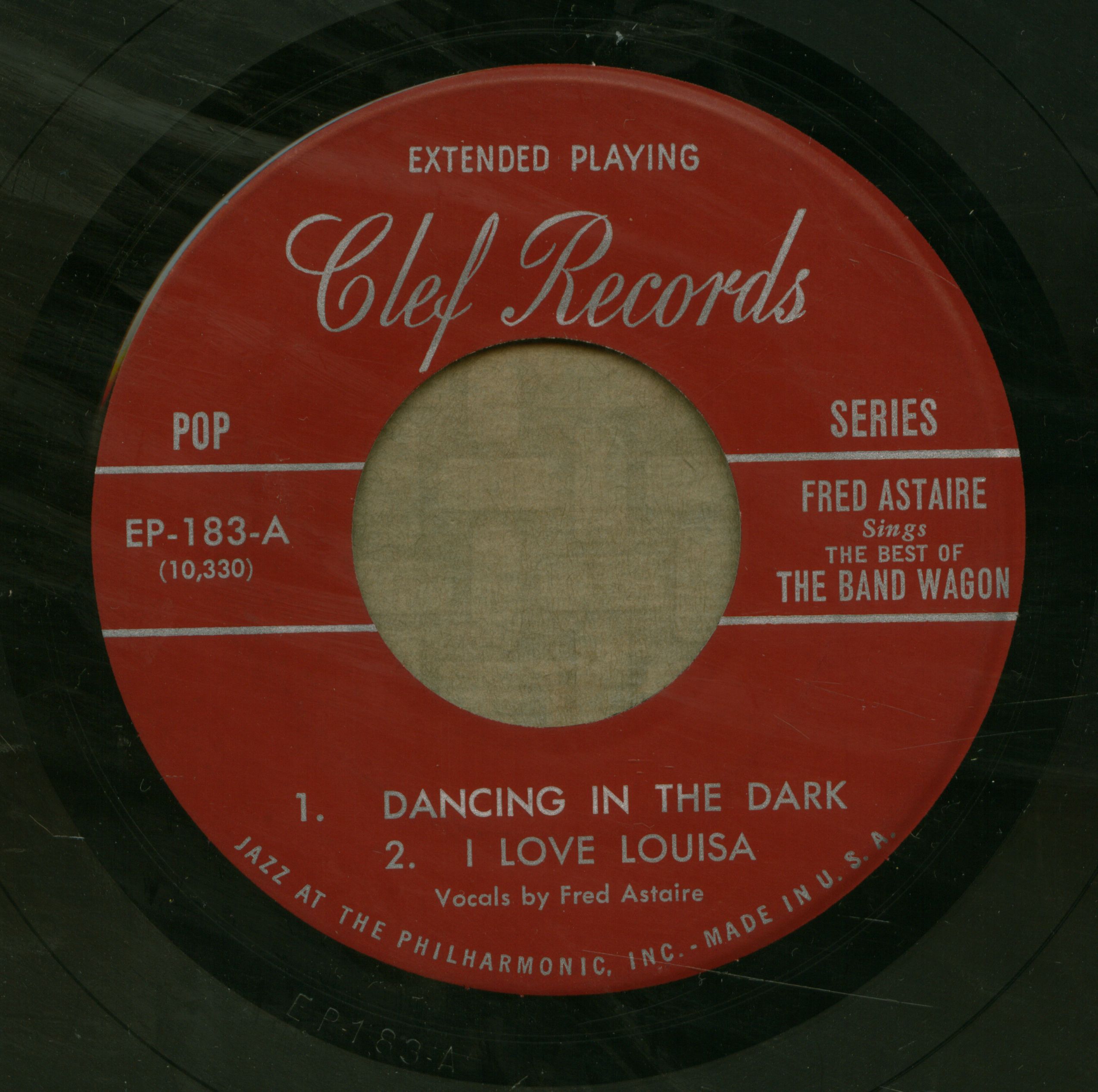 Fred Astaire sings the best of